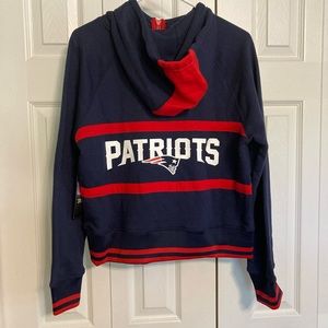 ☘️NWT! NFL New England Patriots Color Block Hoodie